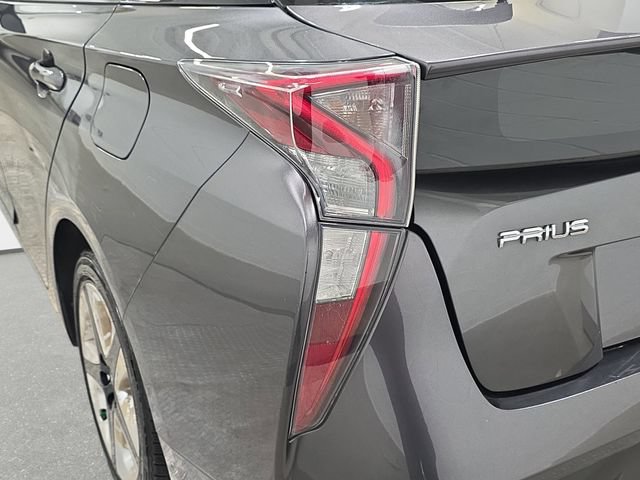 Used 2016 Toyota Prius Three Touring FWD image 32