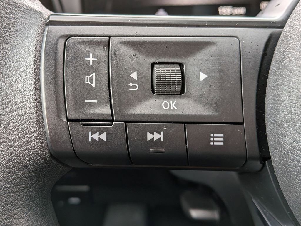 Used 2025 Nissan Kicks SV w/ SV Premium Package image 11