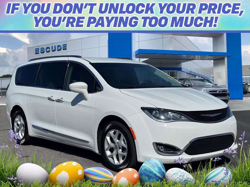 Used 2017 Chrysler Pacifica Touring-L Plus w/ Tire & Wheel Group image 1