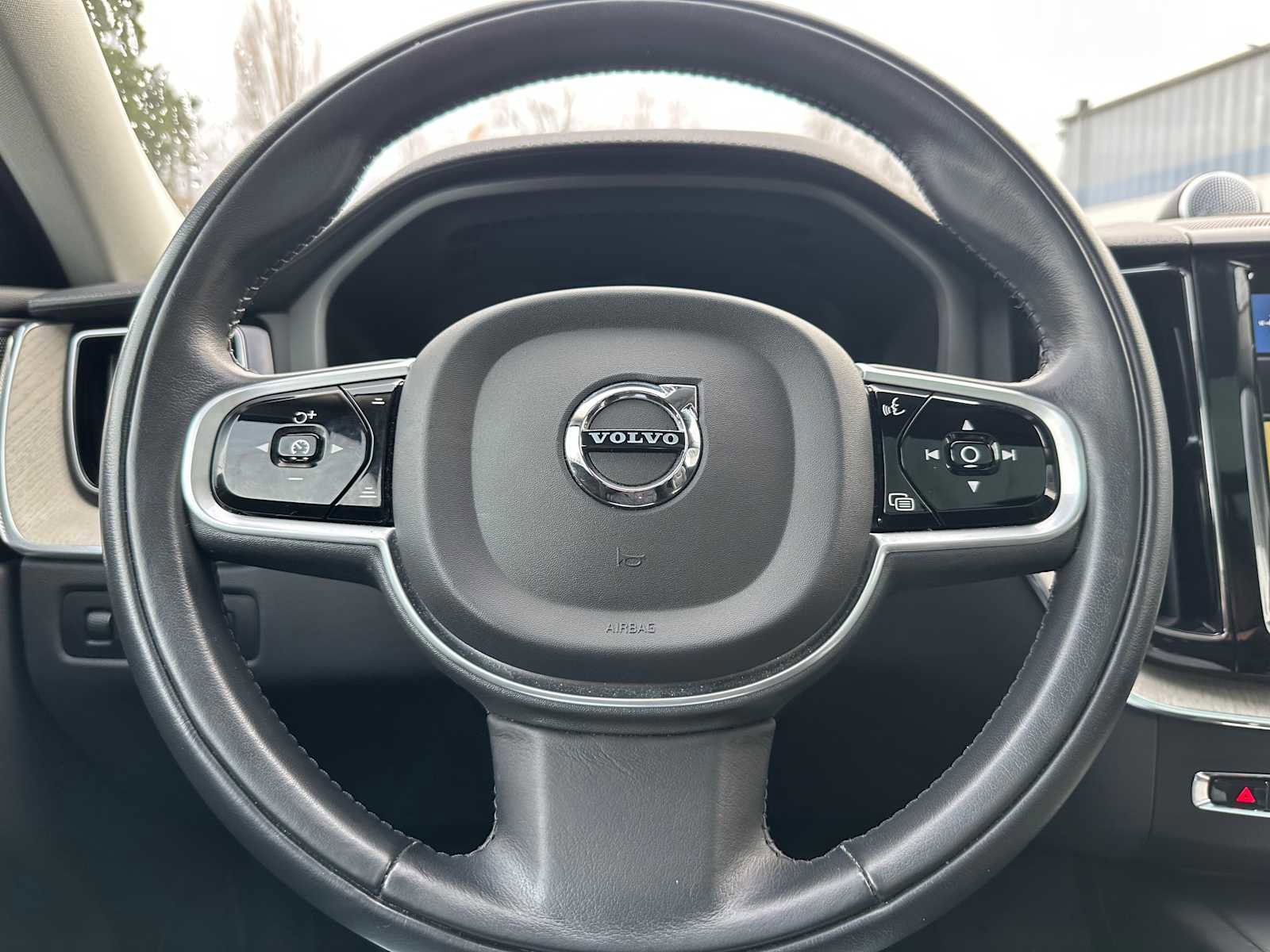 Certified 2021 Volvo XC60 T8 Inscription w/ Advanced Package image 23