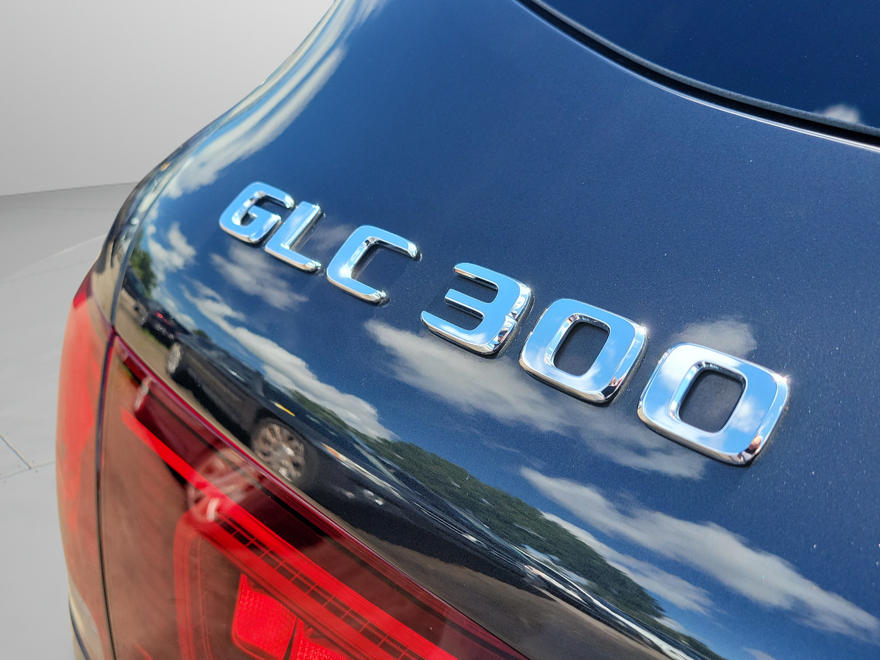 Certified 2022 Mercedes-Benz GLC 300 image 32