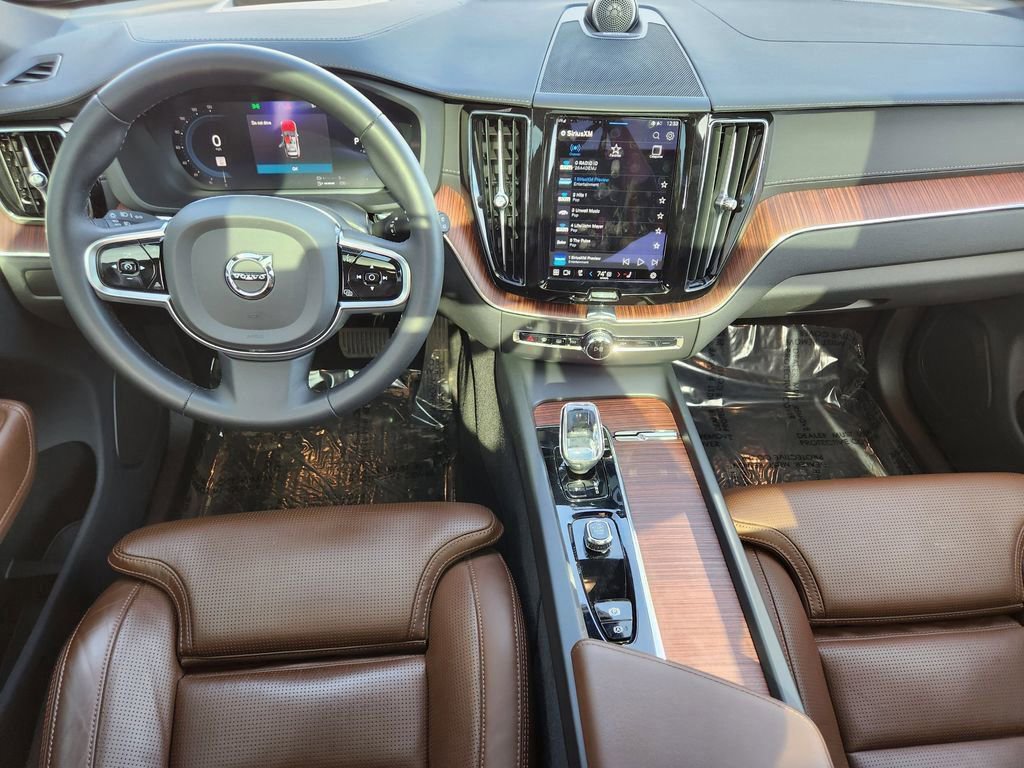 Used 2023 Volvo XC60 T8 Ultimate image 16