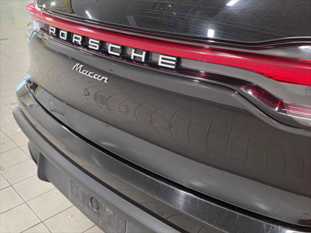 Used 2024 Porsche Macan AWD/4WD image 14