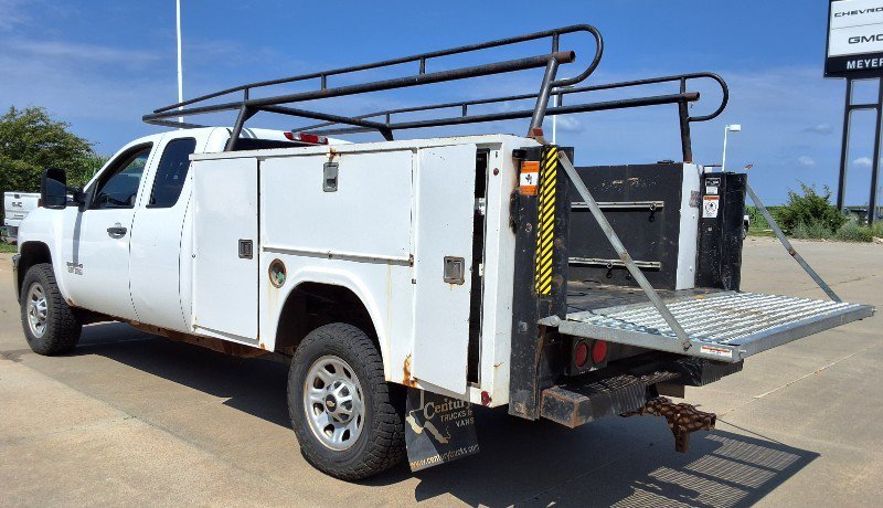 Used 2011 Chevrolet Silverado 3500 W/T AWD/4WD image 6