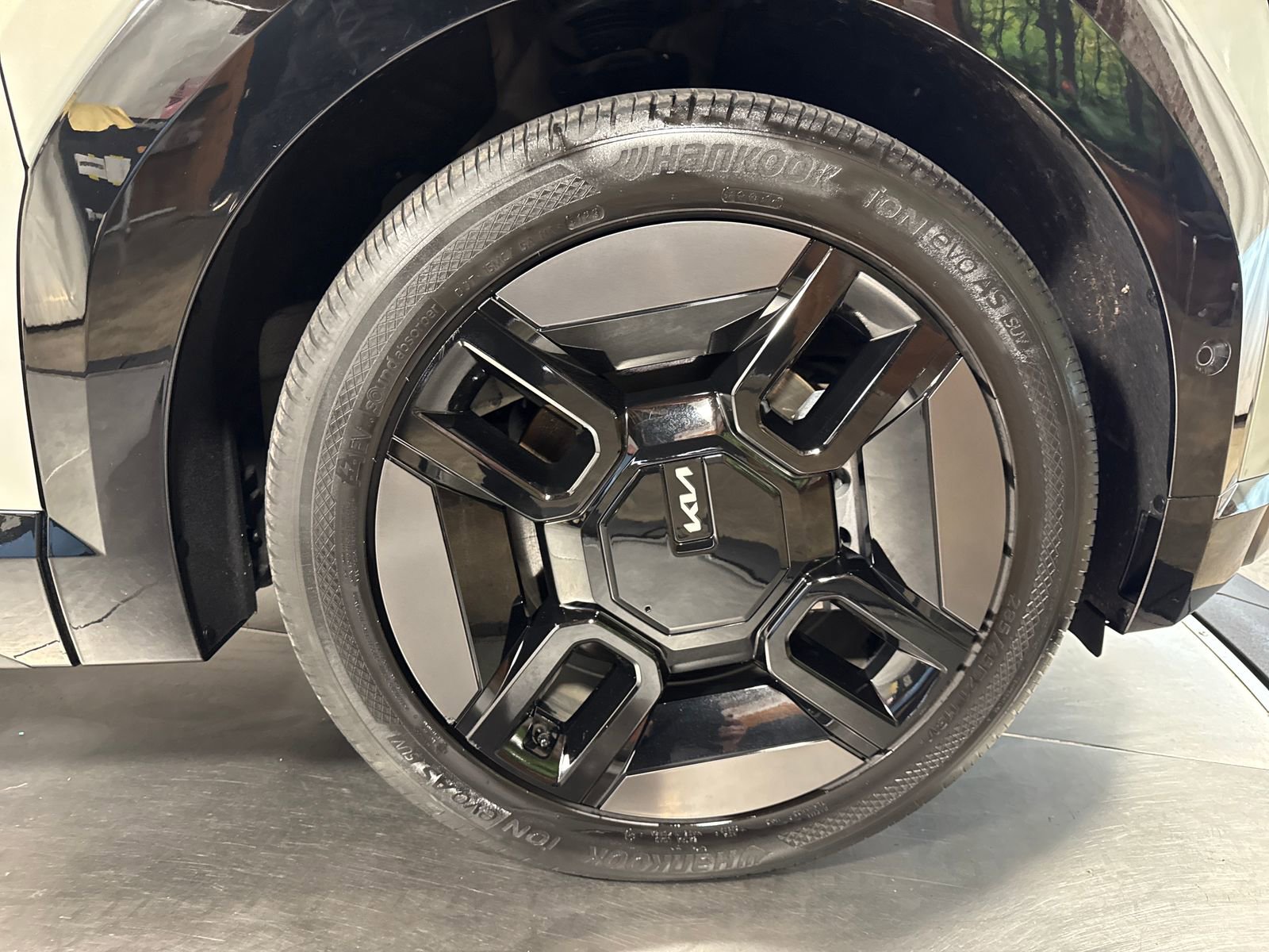 Certified 2024 Kia EV9 GT-Line AWD/4WD image 14