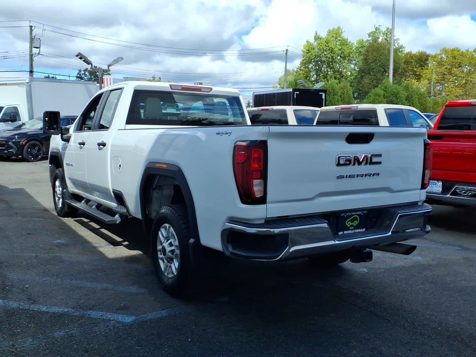 Used 2022 GMC Sierra 2500 Pro w/ Fleet Convenience Package AWD/4WD image 4