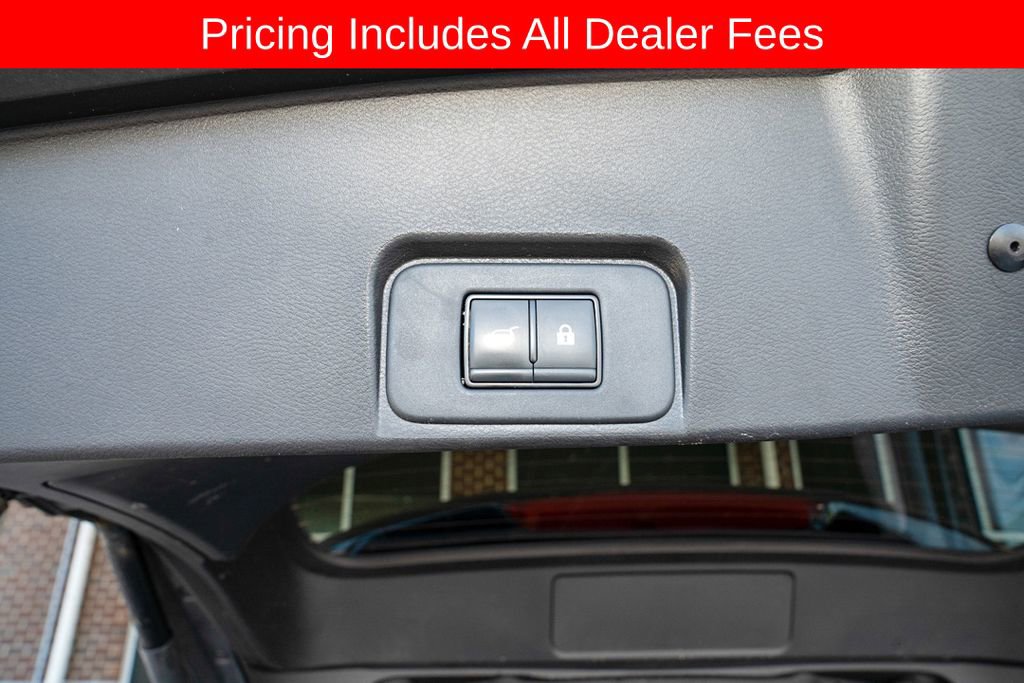 Used 2024 Nissan Rogue SV AWD/4WD image 6