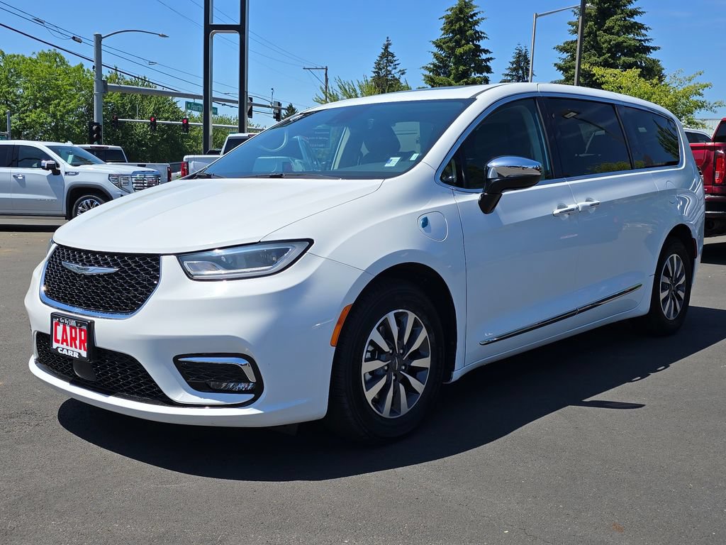 Used 2023 Chrysler Pacifica Limited FWD image 46
