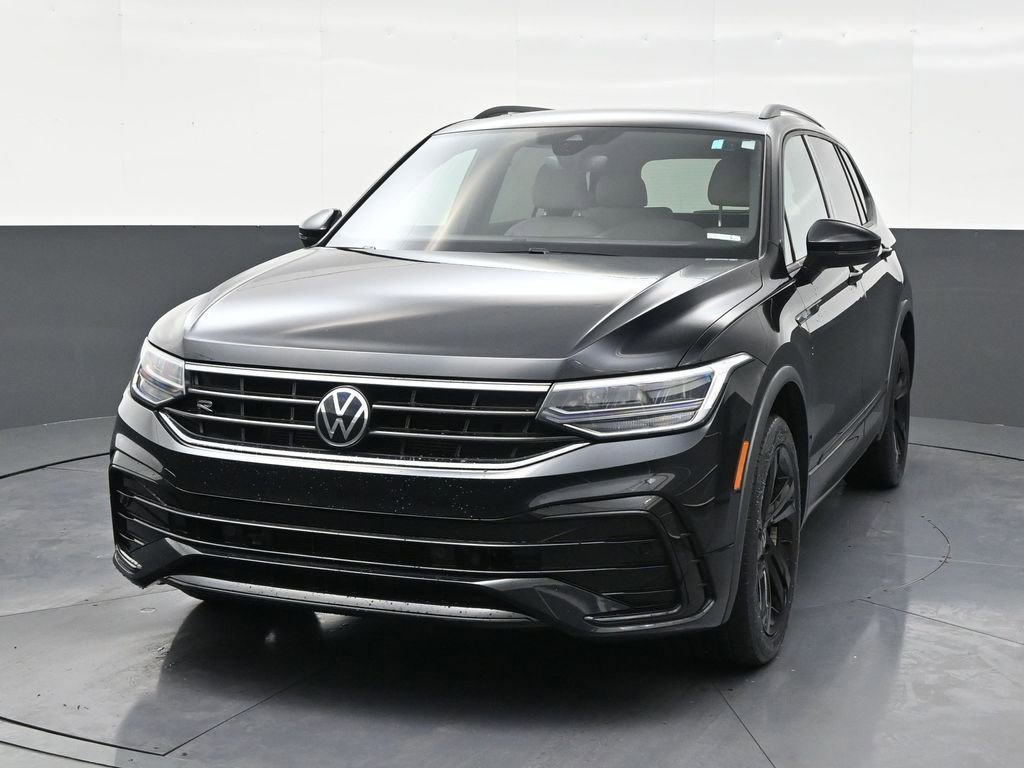 Used 2023 Volkswagen Tiguan SE R-Line image 8