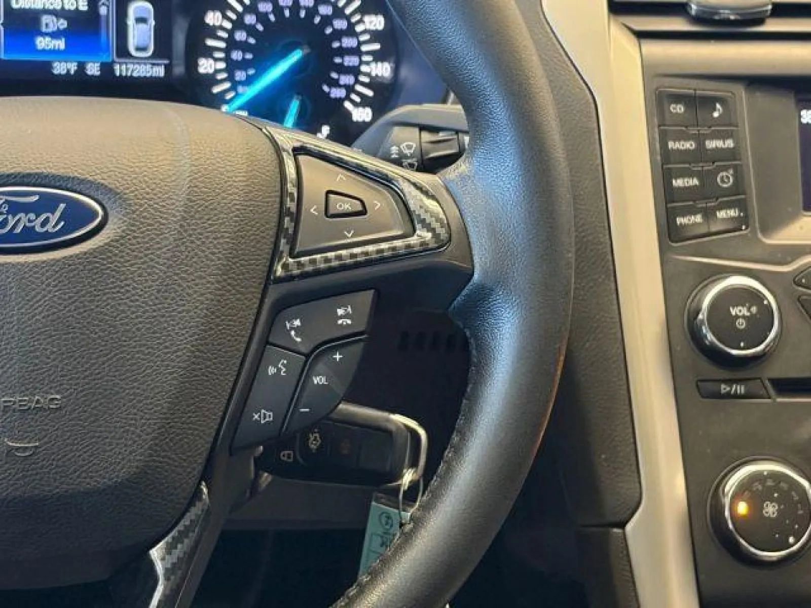 Used 2016 Ford Fusion SE w/ Equipment Group 202A image 26