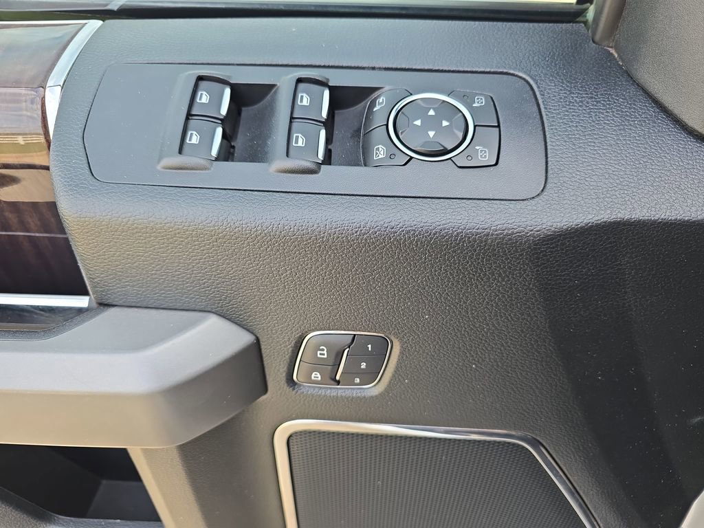 Used 2015 Ford F150 Platinum w/ Equipment Group 701A Luxury image 26