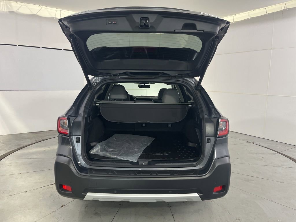 Used 2023 Subaru Outback Limited image 12