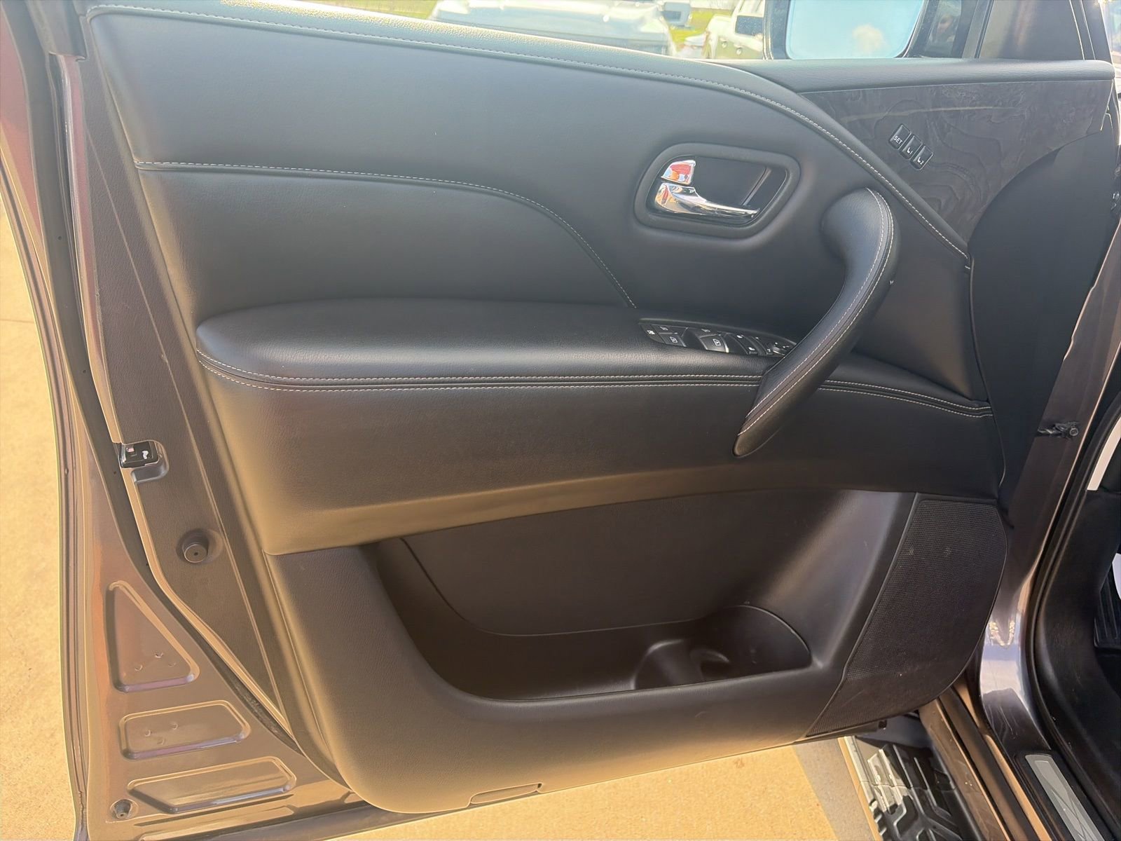 Used 2024 INFINITI QX80 Luxe image 12