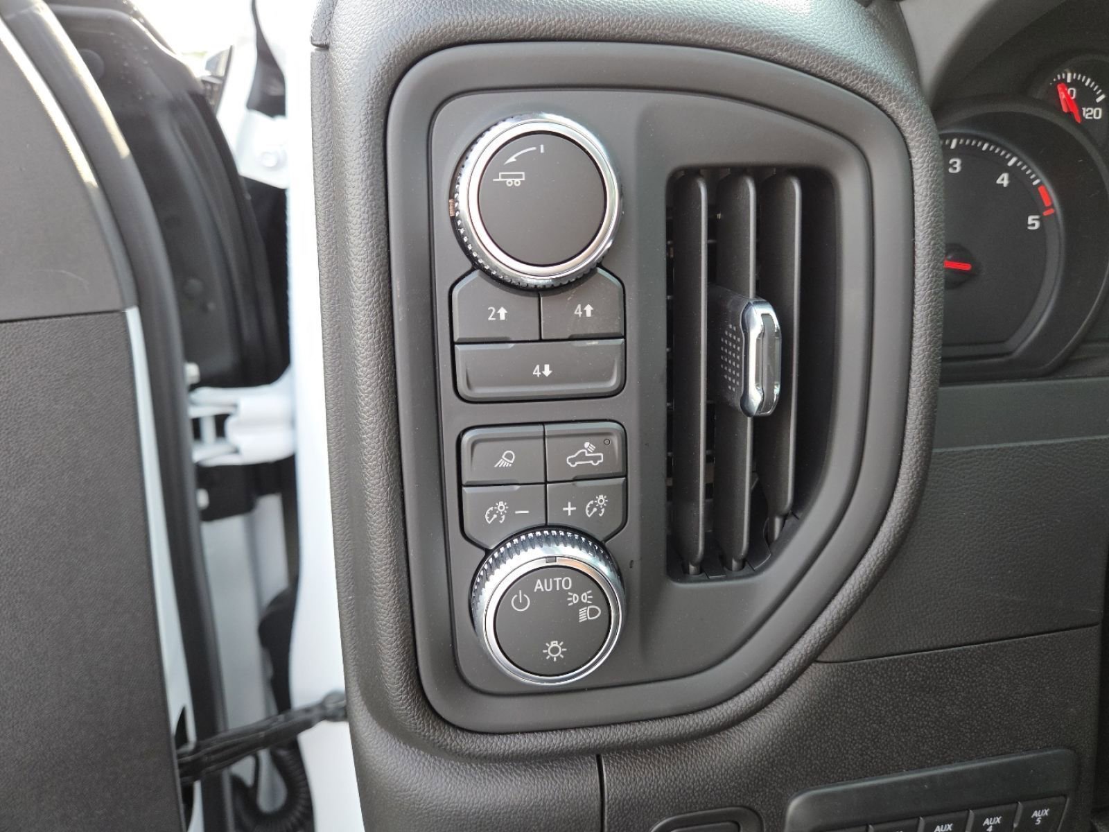 New 2026 GMC Sierra 3500 Pro w/ Convenience Package image 4