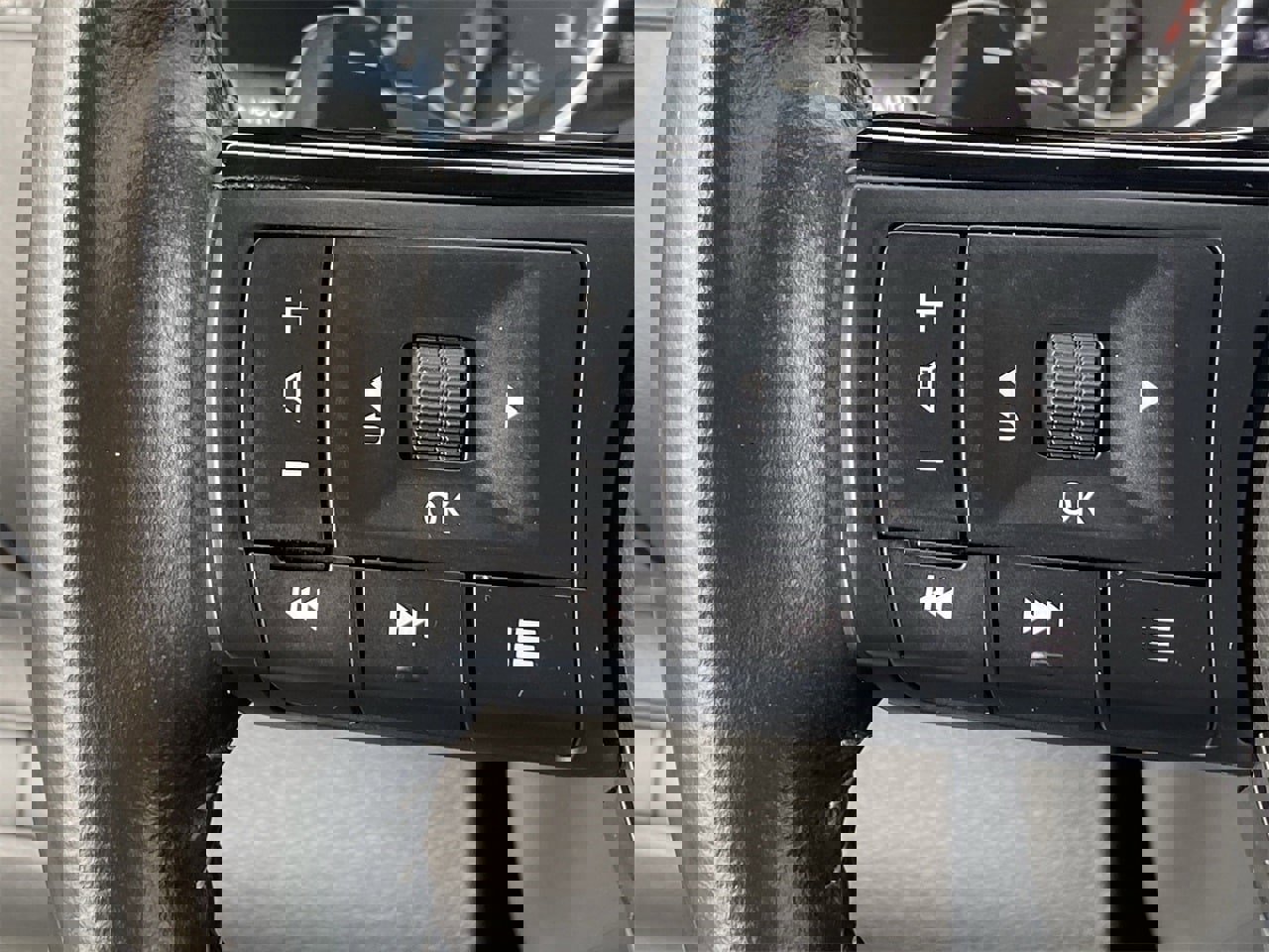 Used 2022 Nissan Pathfinder SL w/ Lighting Package (N92) image 32