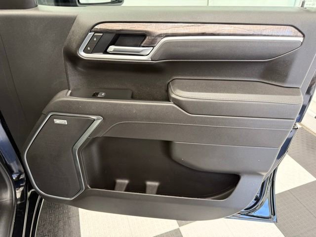 Used 2025 Chevrolet Silverado 1500 LTZ AWD/4WD image 23