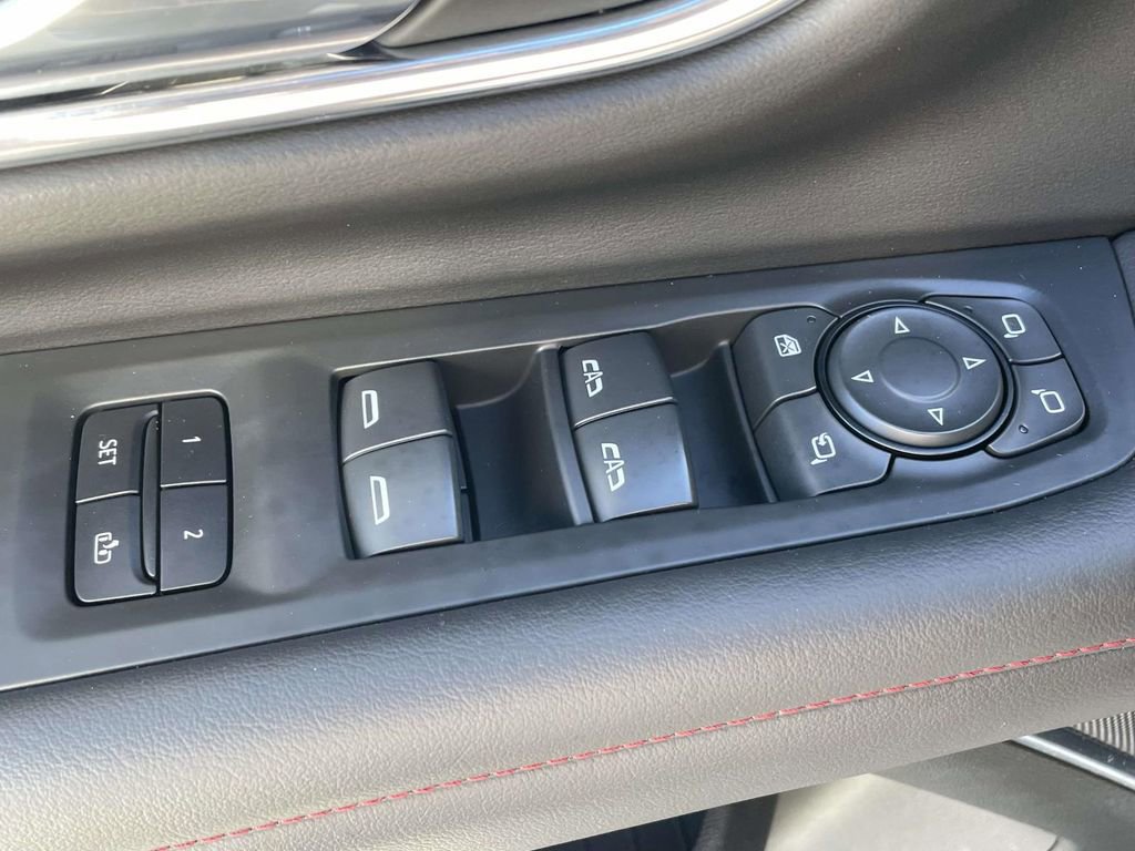 Used 2021 Chevrolet Suburban RST w/ Luxury Package image 21