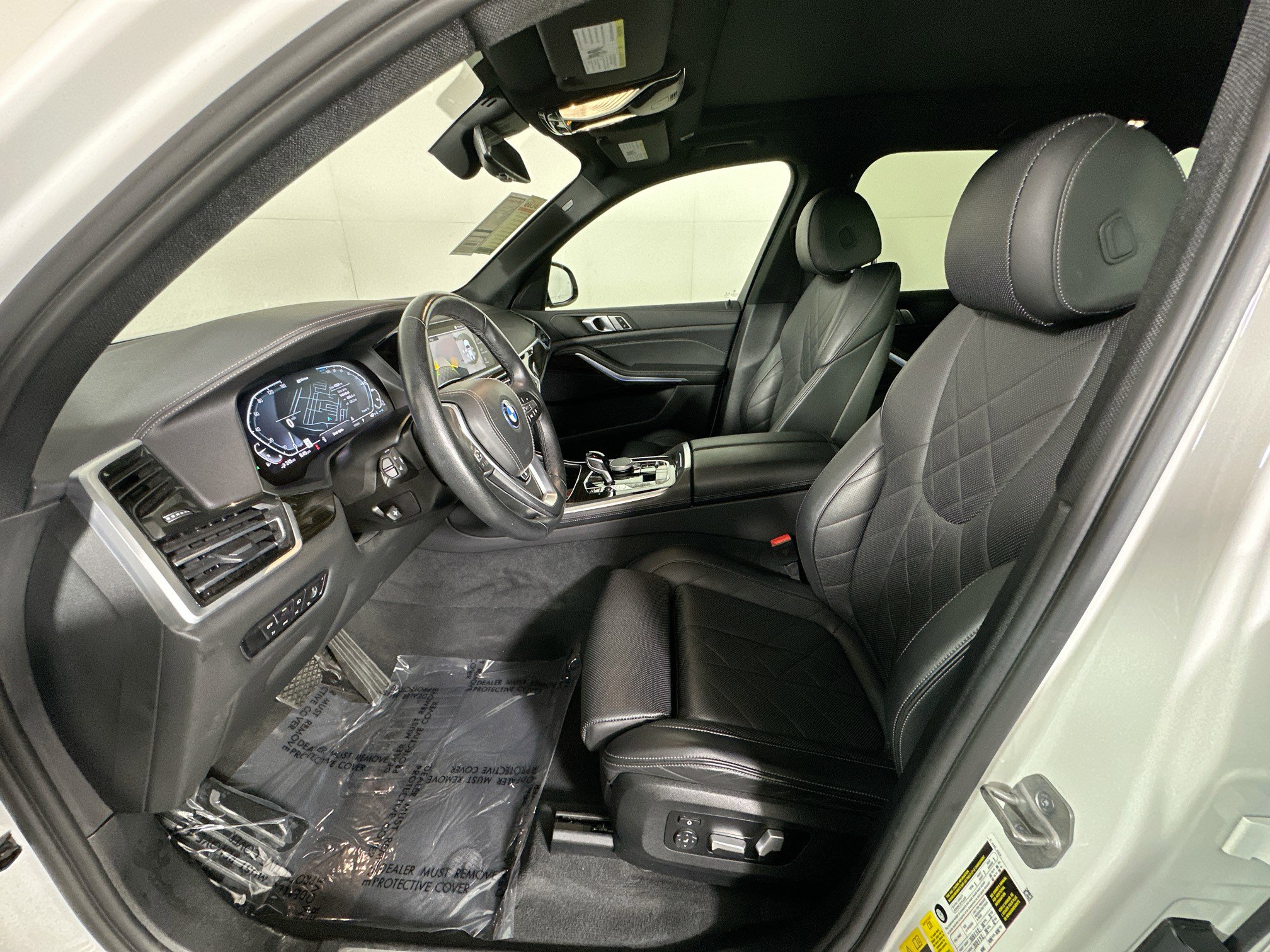 Used 2023 BMW X5 xDrive45e image 12