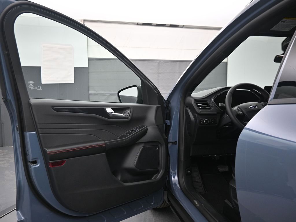 New 2025 Ford Escape ST-Line w/ Equipment Group 301A FWD image 35