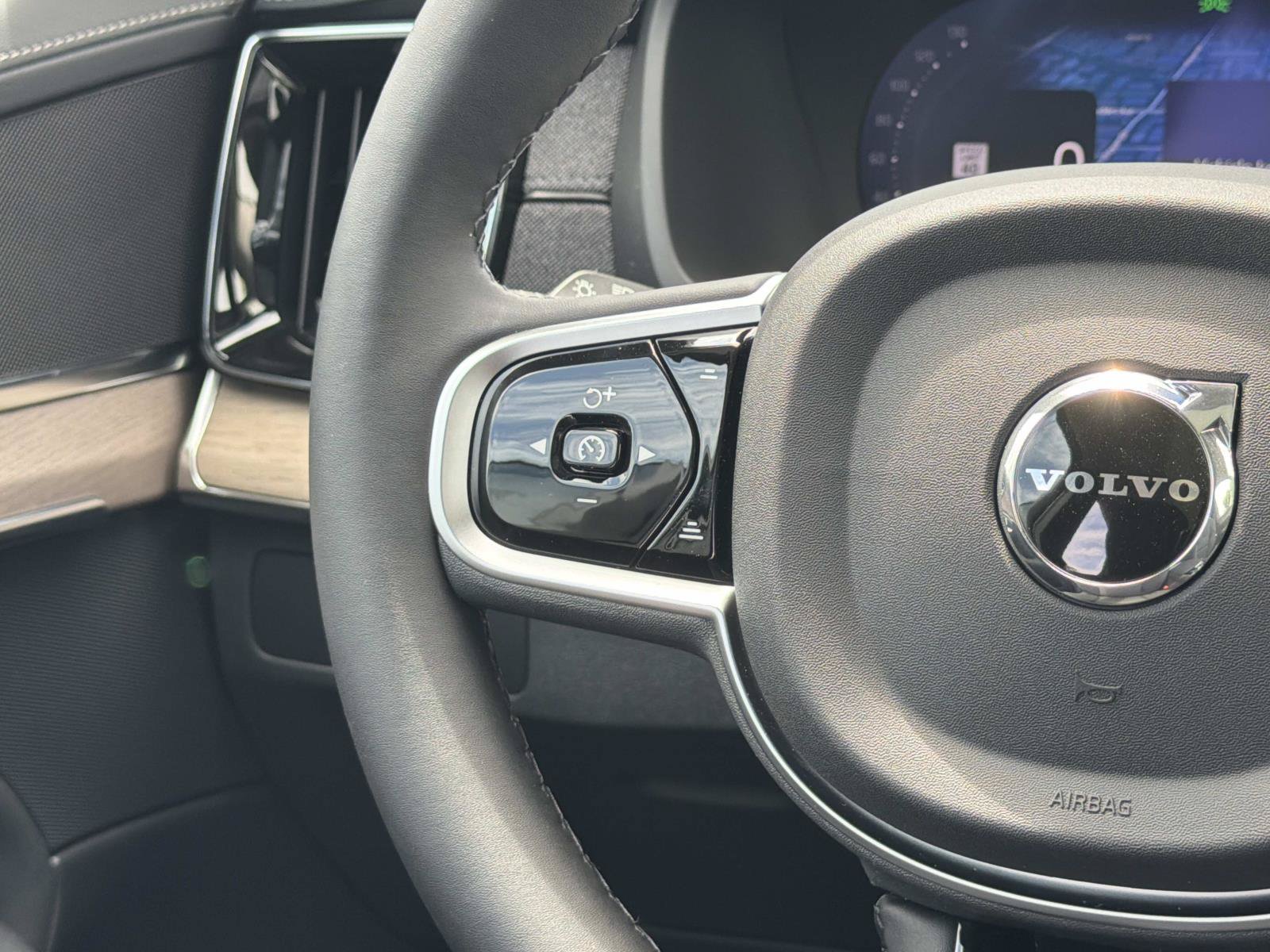 New 2026 Volvo XC90 B5 Plus w/ Protection Package AWD/4WD image 8