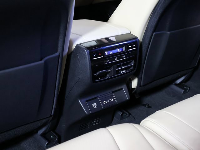 Certified 2024 Acura MDX w/ Technology Package AWD/4WD image 16