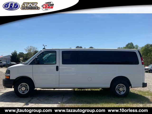 Used 2016 Chevrolet Express 3500 LT w/ LT Preferred Equipment Group RWD image 4