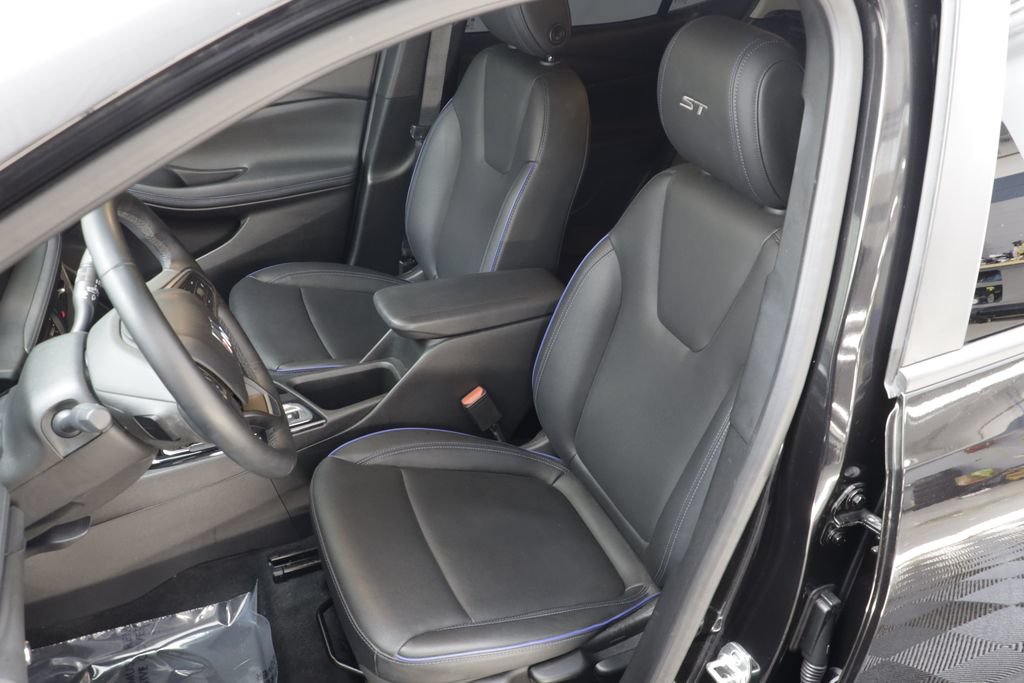 Used 2026 Buick Encore GX Sport Touring AWD/4WD image 13
