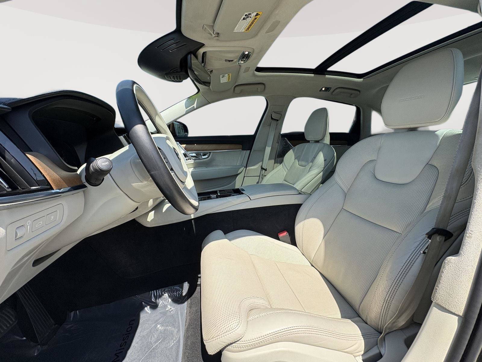 Used 2019 Volvo S90 T8 Inscription w/ Luxury Package AWD/4WD image 10
