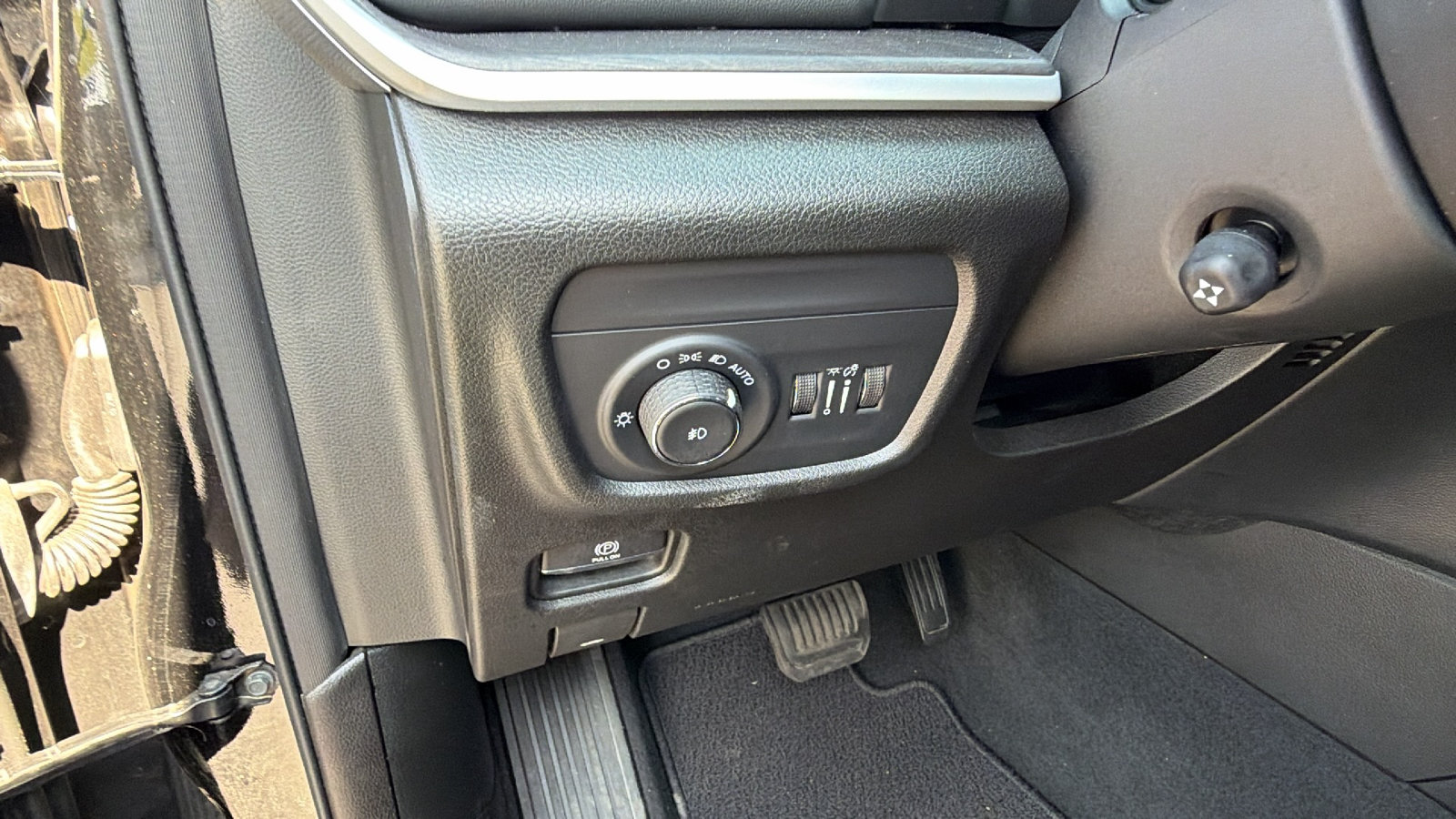 Used 2022 Jeep Grand Cherokee Limited w/ Luxury Tech Group II RWD image 26