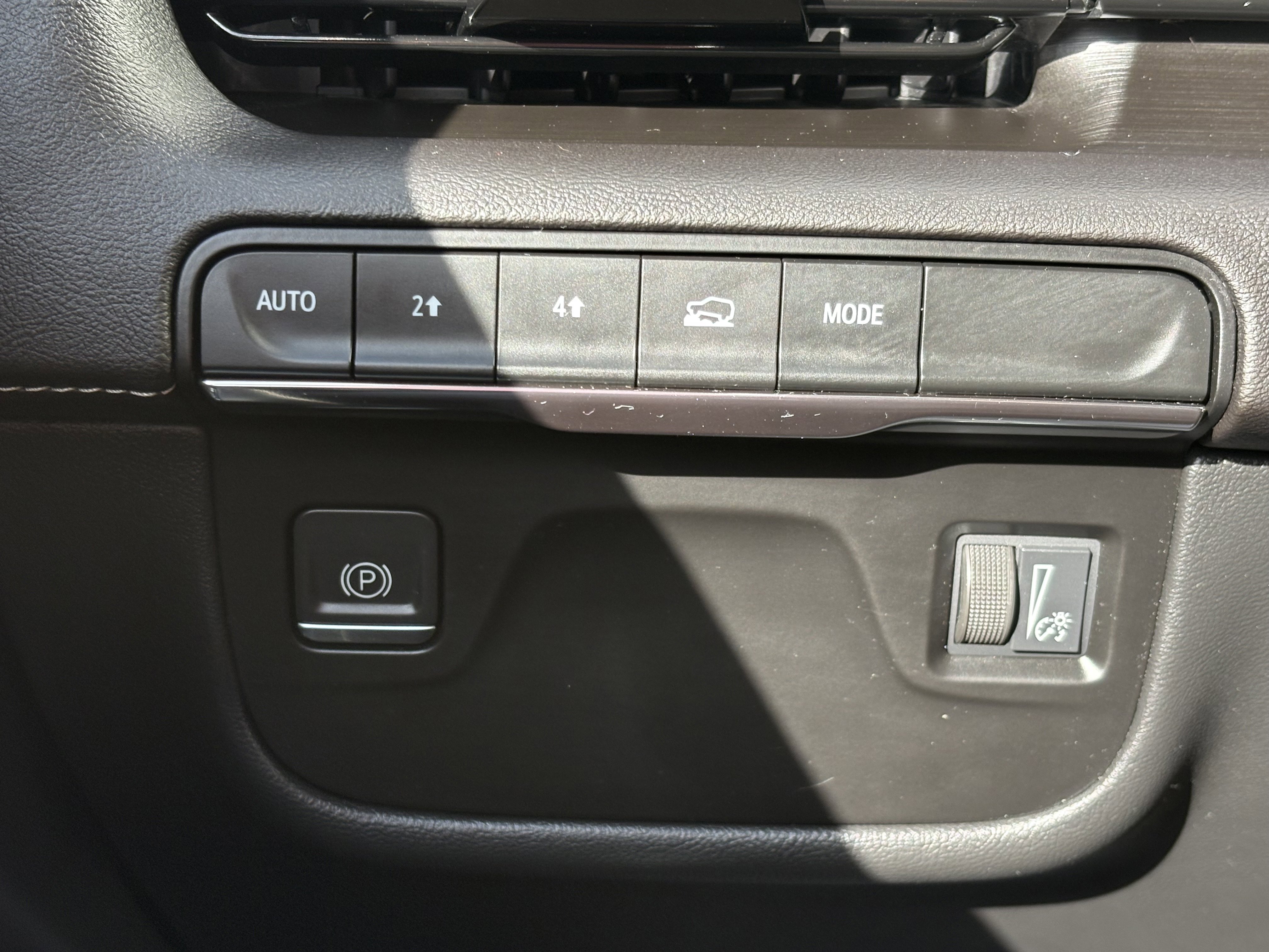 Used 2022 Cadillac Escalade Premium Luxury image 33