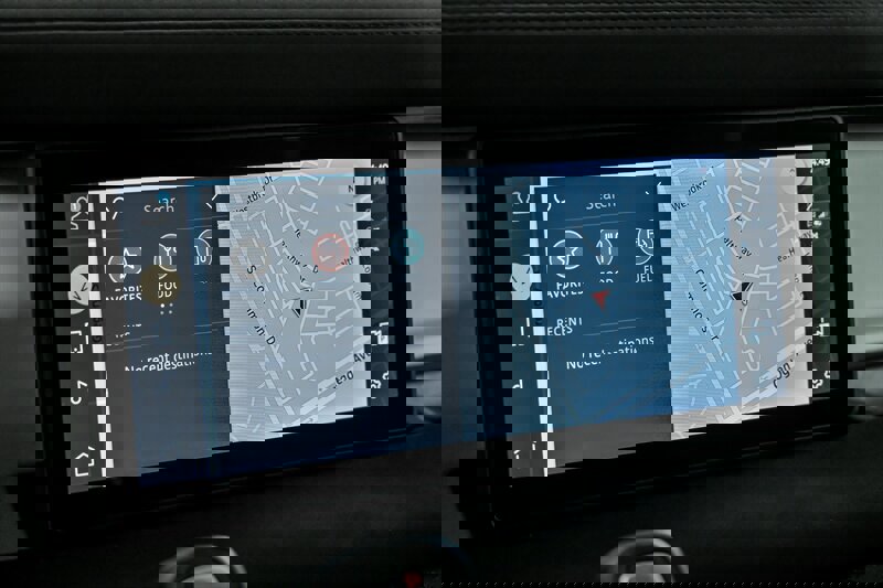 Used 2021 Land Rover Defender 110 image 29