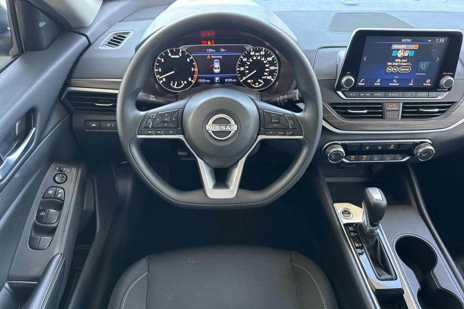 Used 2025 Nissan Altima 2.5 SV FWD image 27