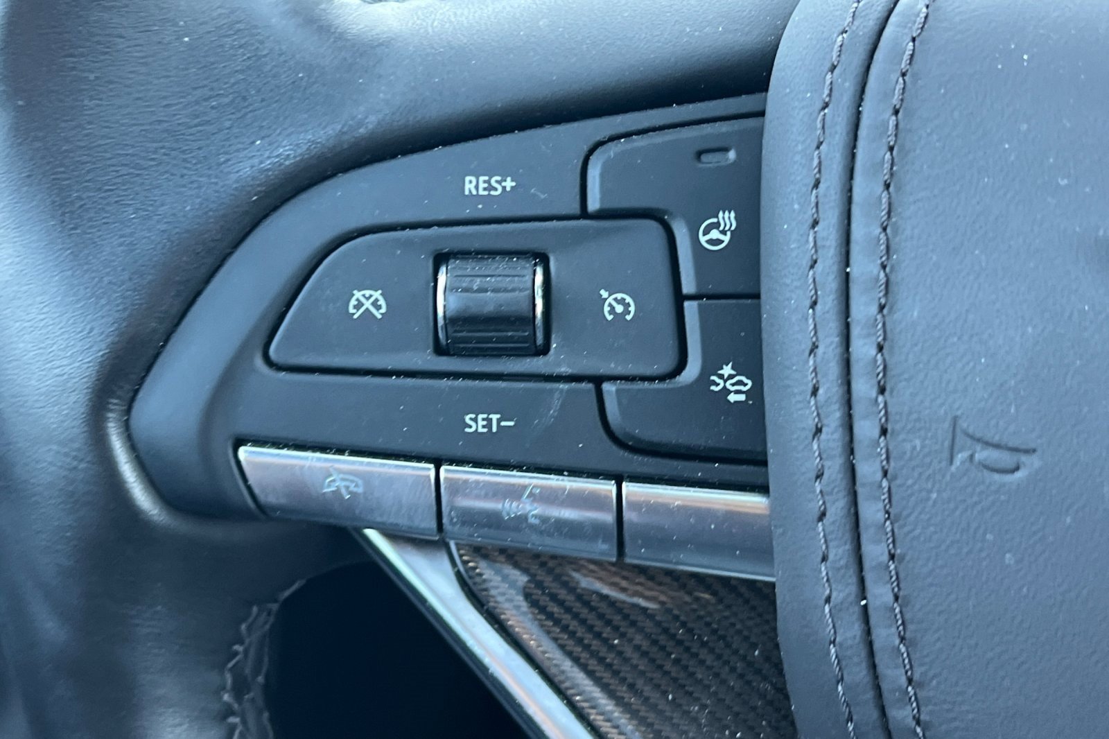 Certified 2024 Cadillac XT6 Sport w/ Platinum Package image 36