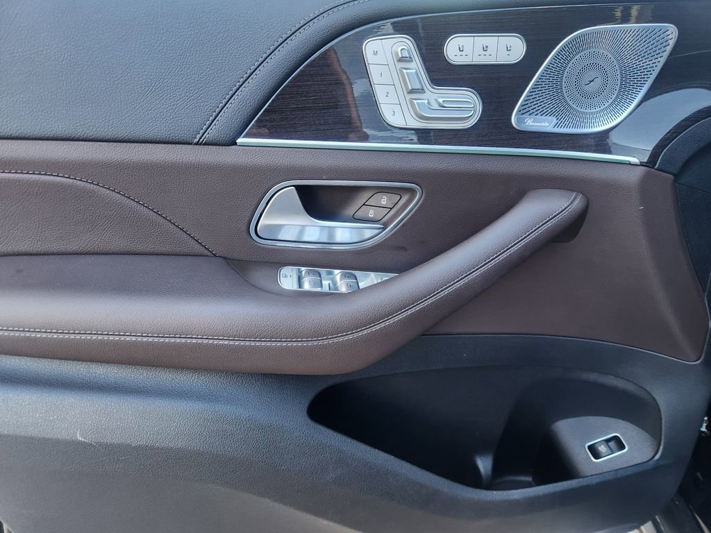 Used 2021 Mercedes-Benz GLS 450 4MATIC image 22