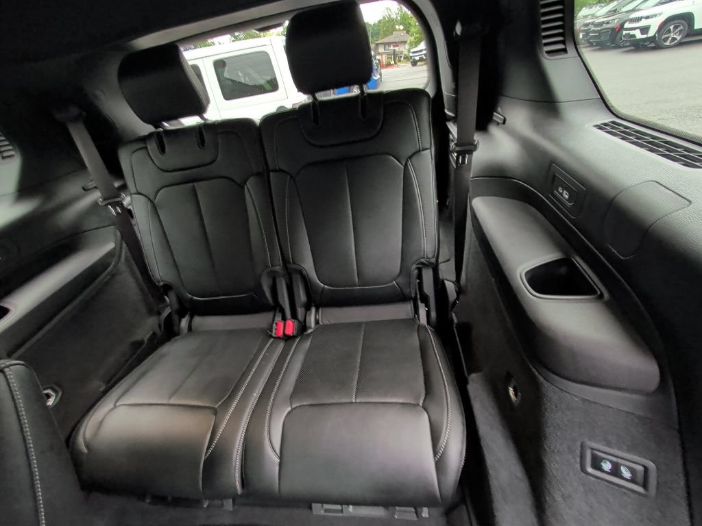 Used 2023 Jeep Grand Cherokee L Overland w/ Luxury Tech Group IV AWD/4WD image 14