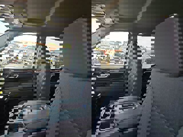 New 2026 GMC Sierra 1500 Elevation image 13