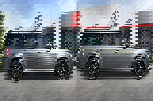 Used 2017 Ford Flex SEL w/ Equipment Group 202A image 3