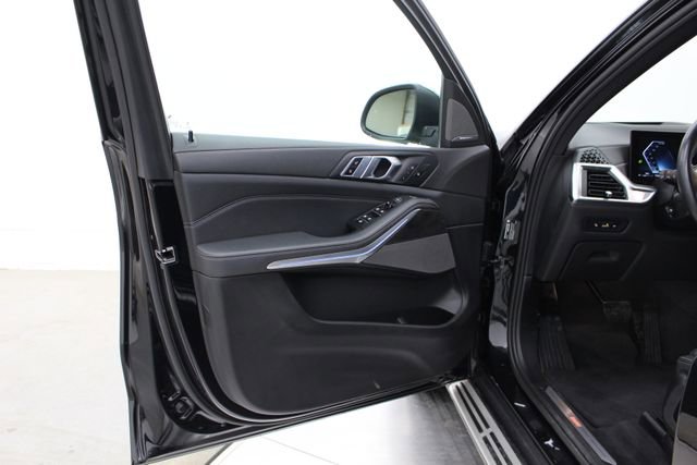 Used 2025 BMW X5 xDrive40i w/ Climate Comfort Package image 37