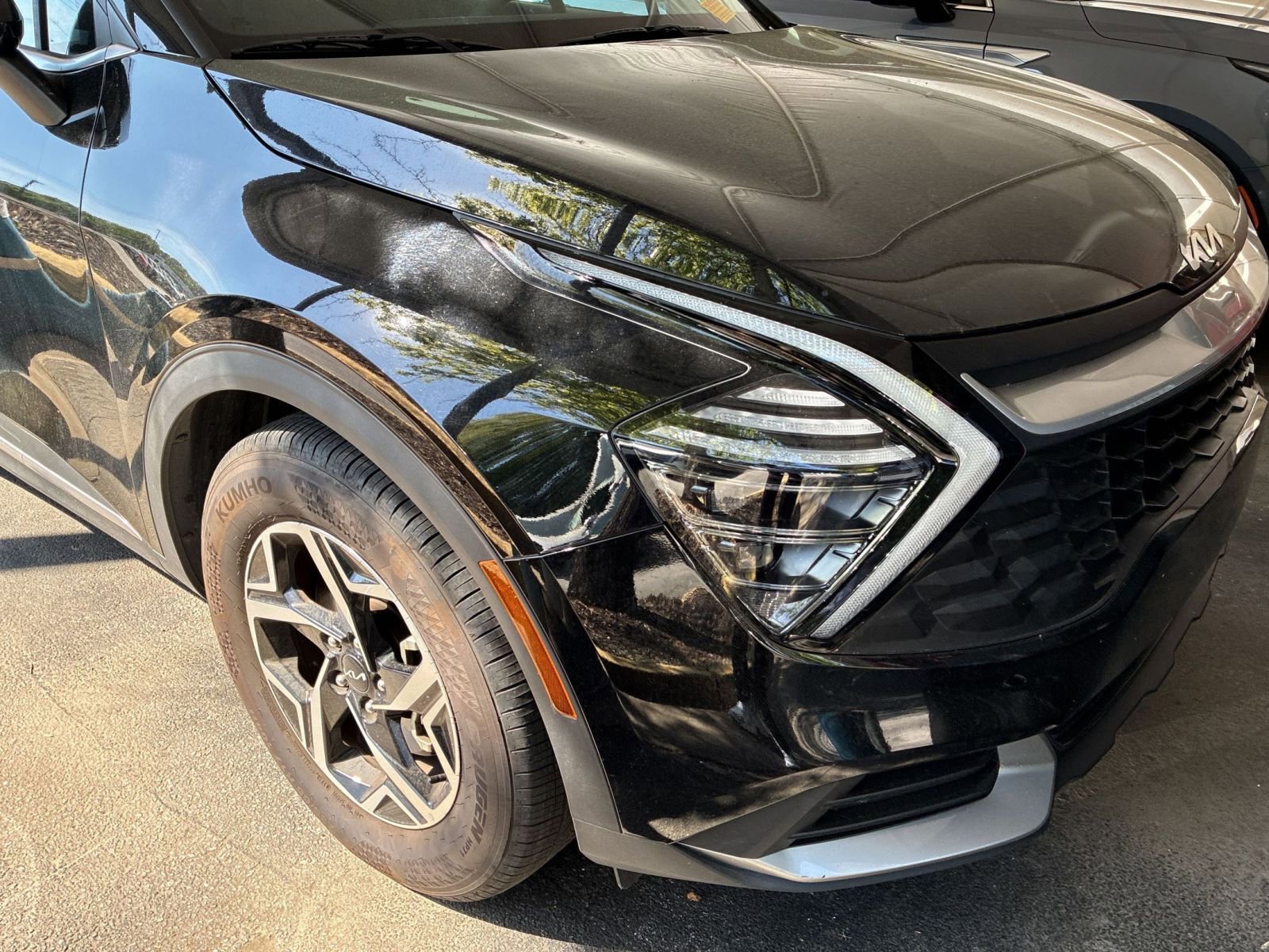 Used 2025 Kia Sportage LX image 2