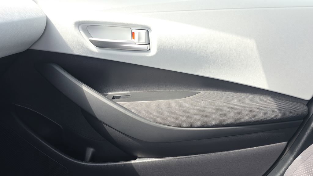 Used 2026 Toyota Corolla SE FWD image 13