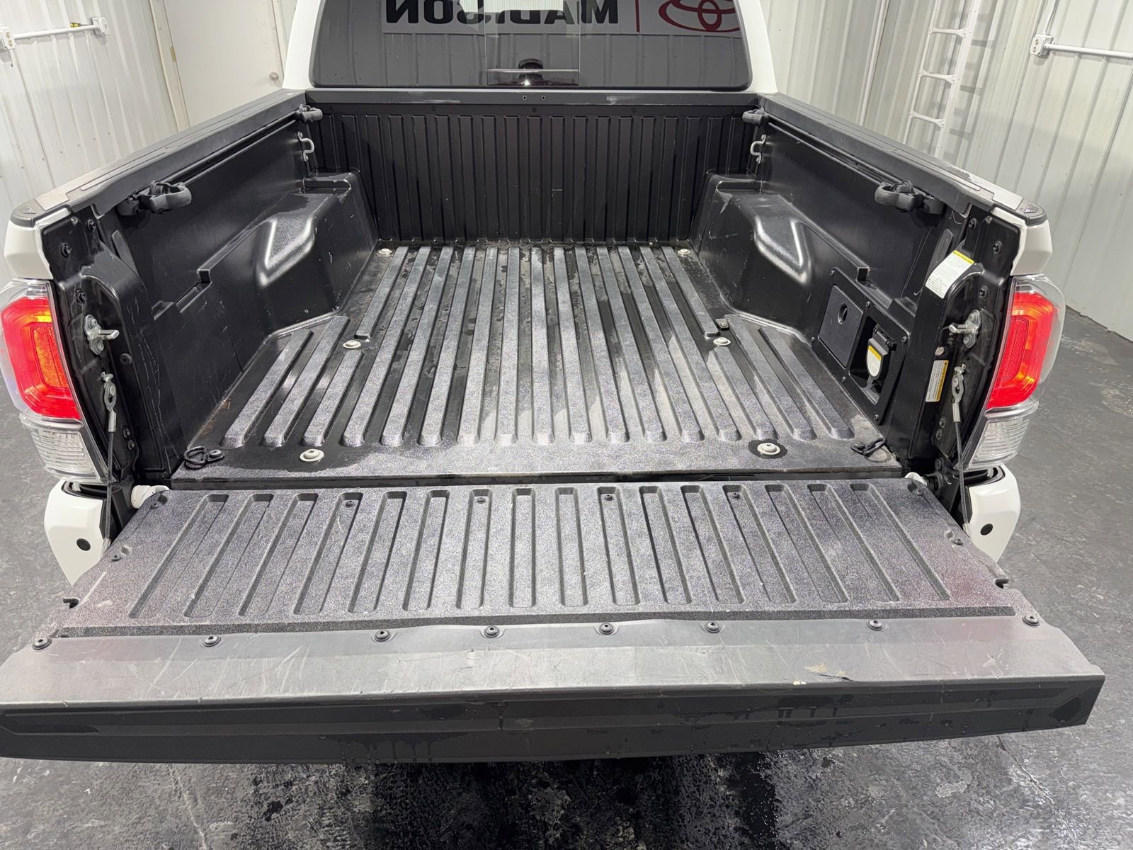 Used 2023 Toyota Tacoma TRD Off-Road w/ Technology Package image 31