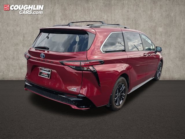 Used 2024 Toyota Sienna XSE AWD/4WD image 7