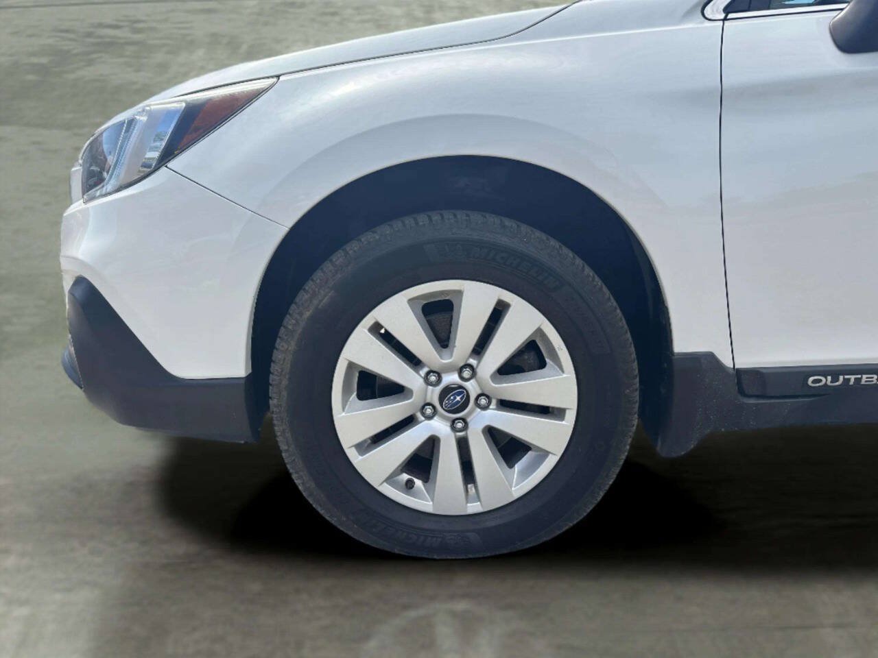 Used 2019 Subaru Outback 2.5i Premium w/ Popular Package #2 AWD/4WD image 32