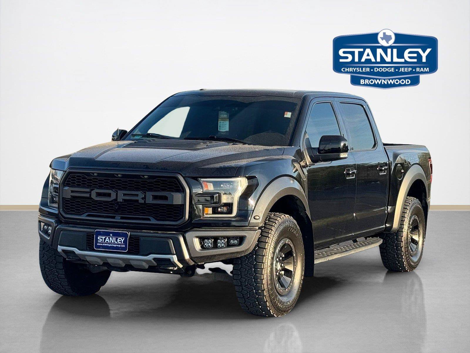 Used 2017 Ford F150 Raptor w/ Equipment Group 802A Luxury AWD/4WD image 3