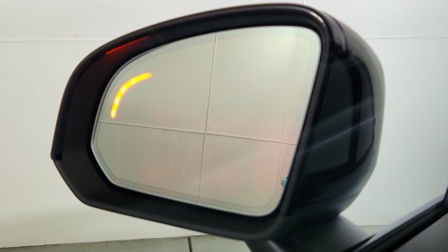 New 2026 Volvo XC40 B5 Plus w/ Protection Package Premier AWD/4WD image 15
