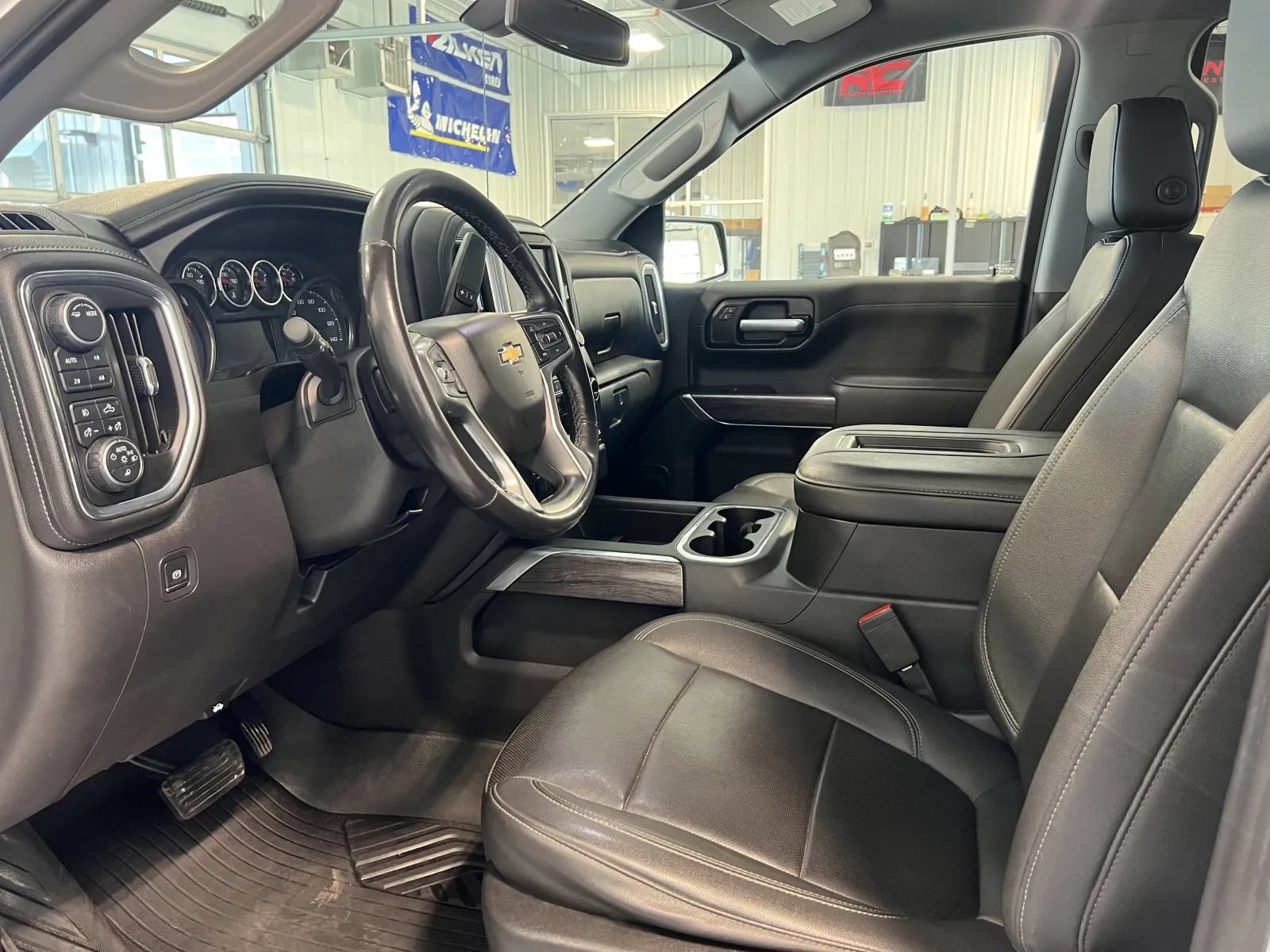 Used 2021 Chevrolet Silverado 1500 LTZ AWD/4WD image 11