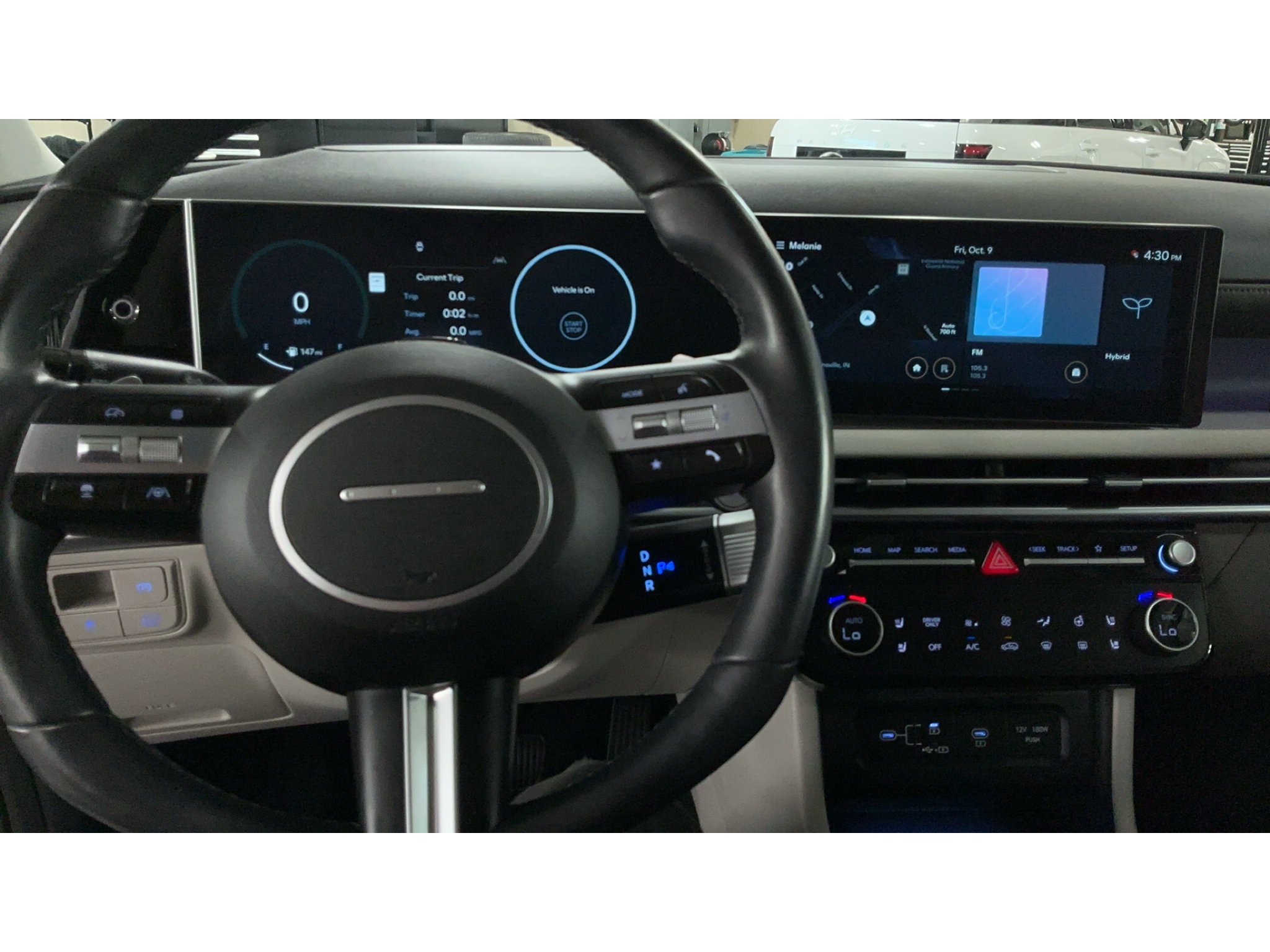 Certified 2025 Hyundai Tucson Limited AWD/4WD image 9