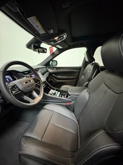 New 2025 Jeep Grand Cherokee L Overland w/ Luxury Tech Group IV AWD/4WD image 11