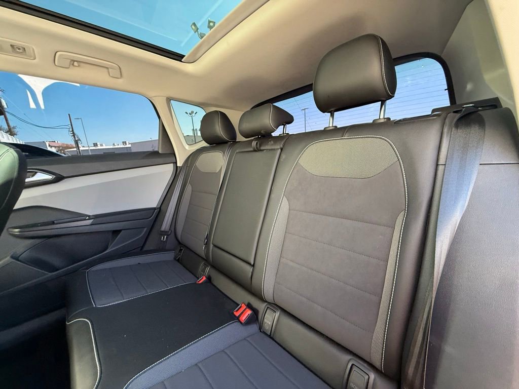 Certified 2022 Volkswagen Taos SE image 7