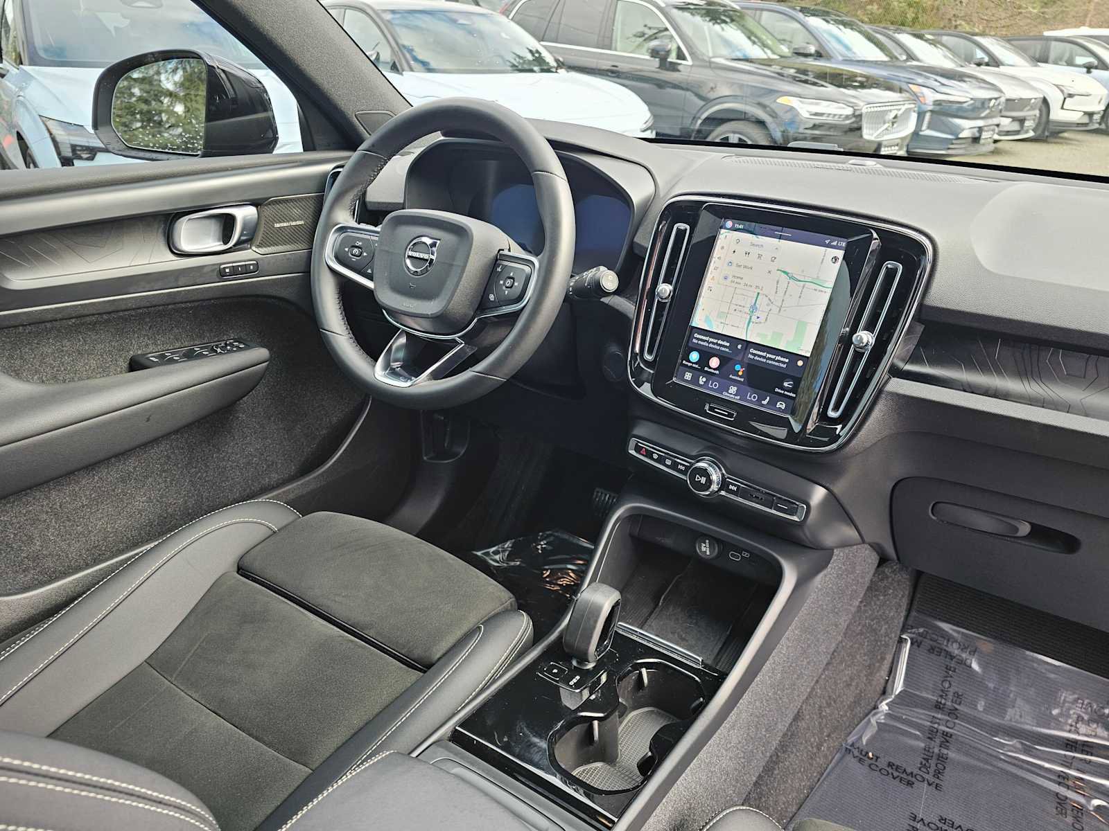 Used 2023 Volvo XC40 Recharge Ultimate image 10